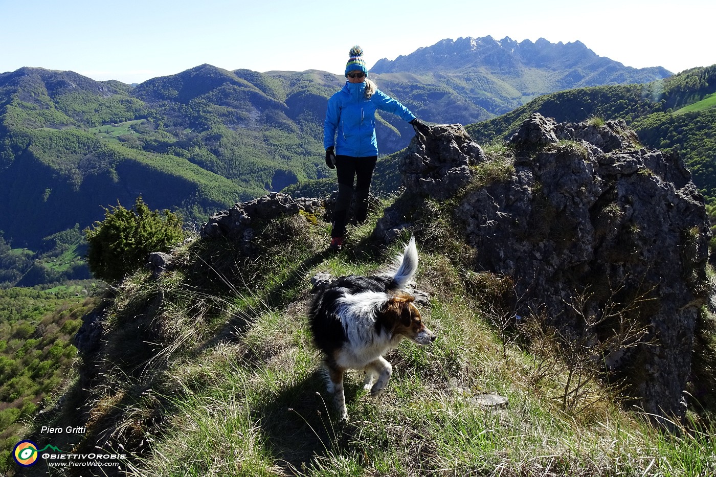 45 Sulle crestine di vetta con vista in Resegone.JPG